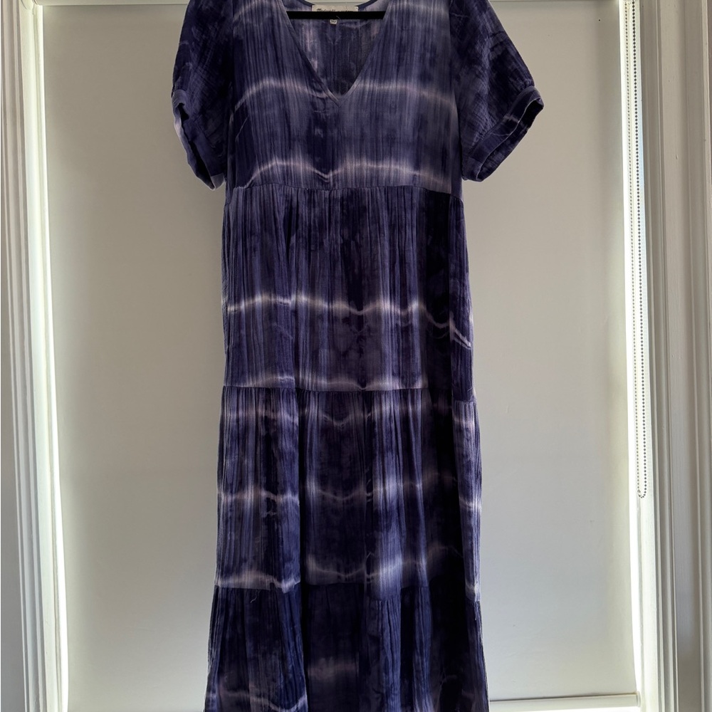 Elegant Tie-Dye Maxi Dress